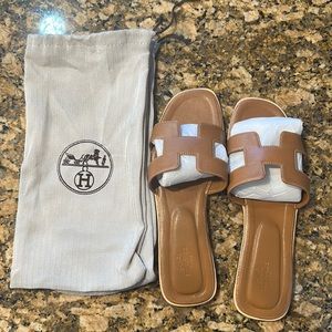 Oran Sandals, Brand new